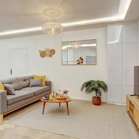 Apartment Martine Suite, Place De La Republique Paris