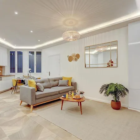 Appartement Martine Suite, Place De La Republique