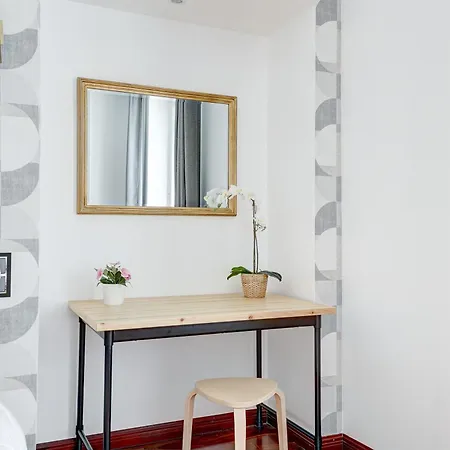 Martine Suite, Place De La Republique * パリ