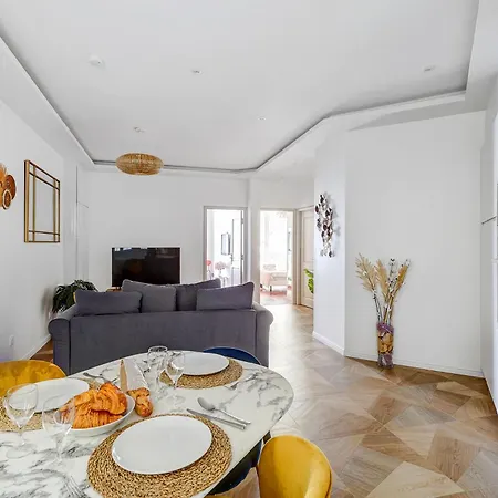 Martine Suite, Place De La Republique * 파리
