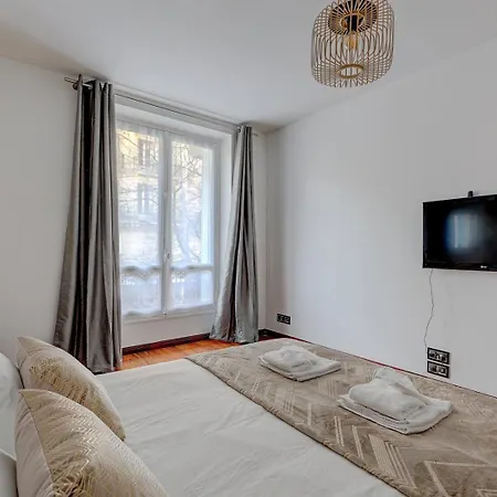 Martine Suite, Place De La Republique 아파트 *