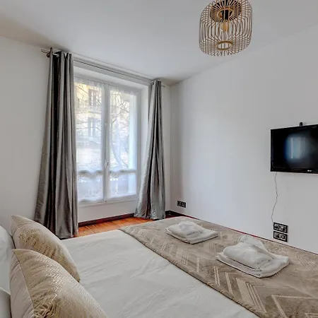 Martine Suite, Place De La Republique アパート *