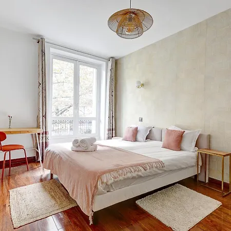 Appartement Martine Suite, Place De La Republique *