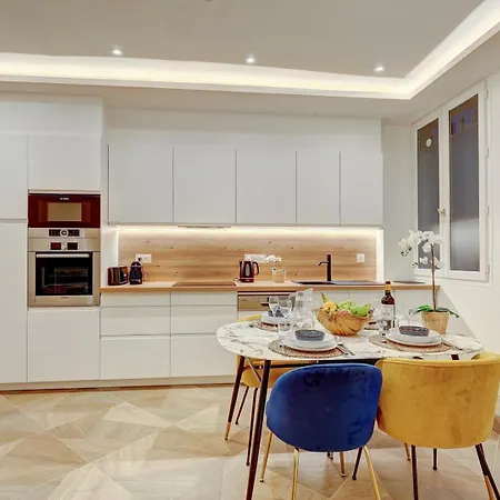 Apartment Martine Suite, Place De La Republique Paris