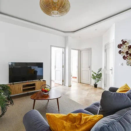Martine Suite, Place De La Republique Apartment *