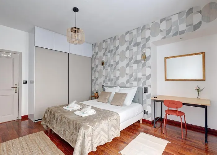 Apartment Martine Suite, Place De La Republique
