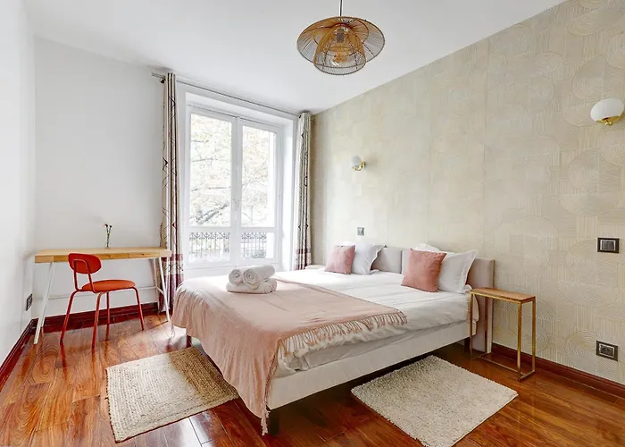 Apartment Martine Suite, Place De La Republique *