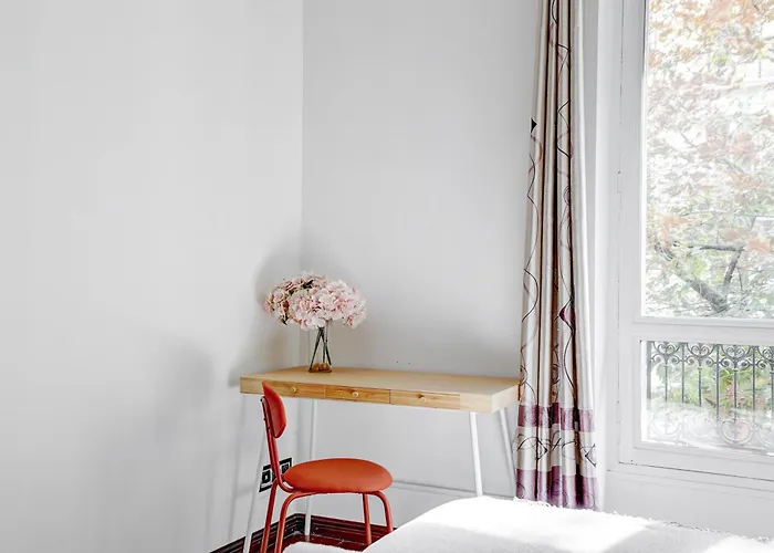 Martine Suite, Place De La Republique Apartment Paris